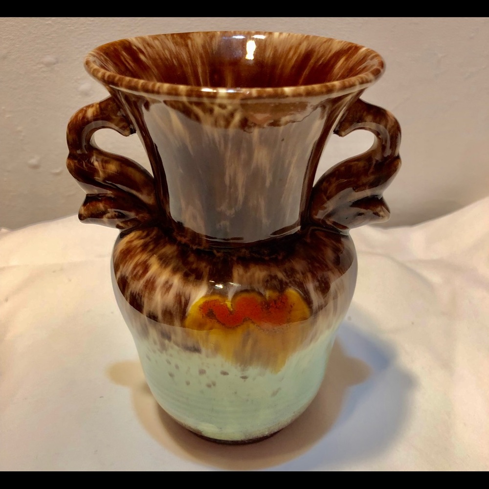 VINTAGE BEAUTIFUL GLAZED POTTERY VASE